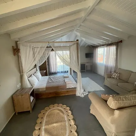 Tatil Evi Maia Ayasaranda Çeşme
